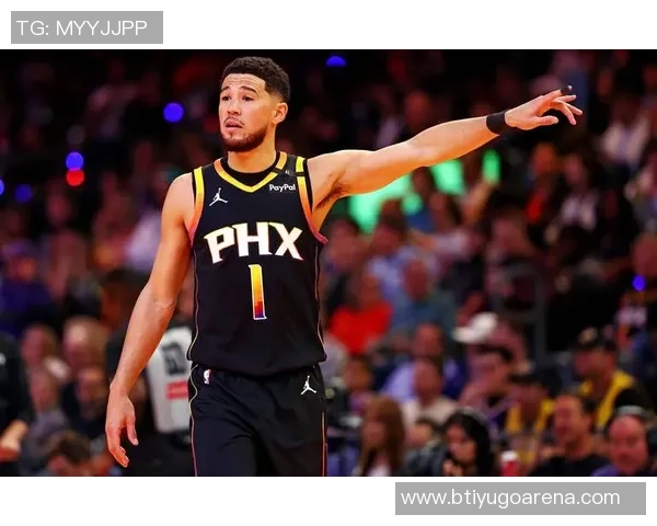 布克拼尽全力砍下38分5助攻但球队仍难逃失利命运